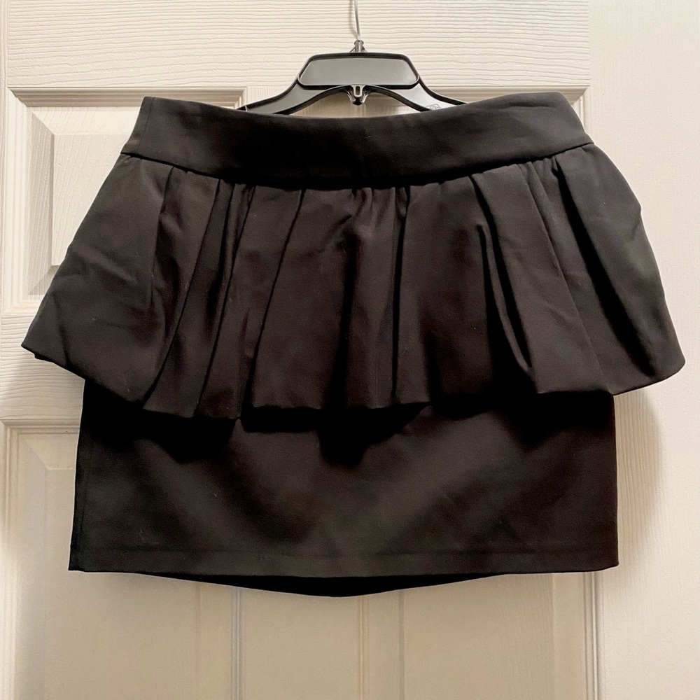 Zara skirt NWT size Large